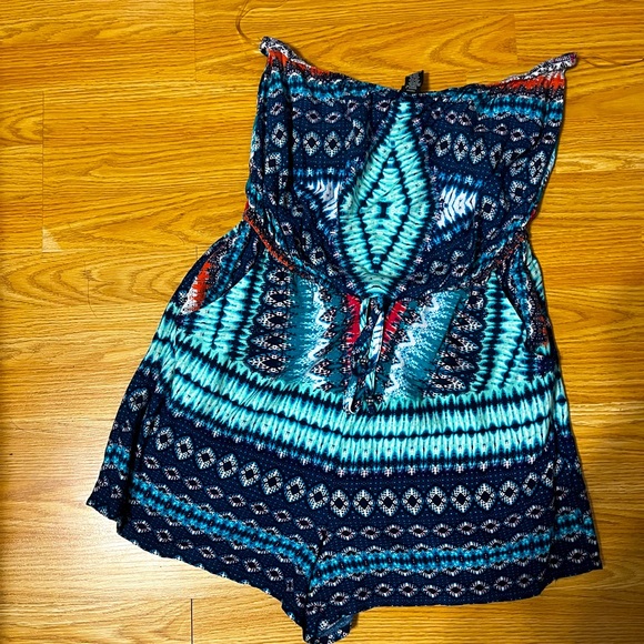 Strapless summer romper. - Picture 1 of 3